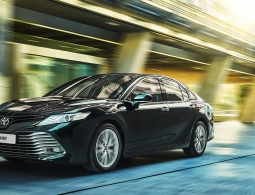 Toyota объявила цены на новую Camry российской сборки