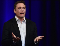 Акции Tesla рухнули на 5% после смертельного ДТП и шуток о банкротстве