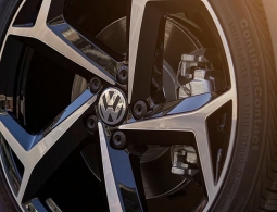 Volkswagen анонсировал премьеру нового Passat