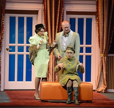 Все кувырком | Русский драматический театр