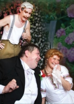 Отцвели уж давно хризантемы в саду | Калининградский Драматический театр