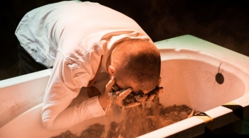 За закрытыми дверями | Театр Кто