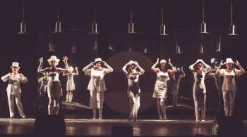 Восемь любящих женщин | Новосибирский музыкальный театр