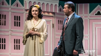 Он, она, окна и тело | Красноярский театр драмы