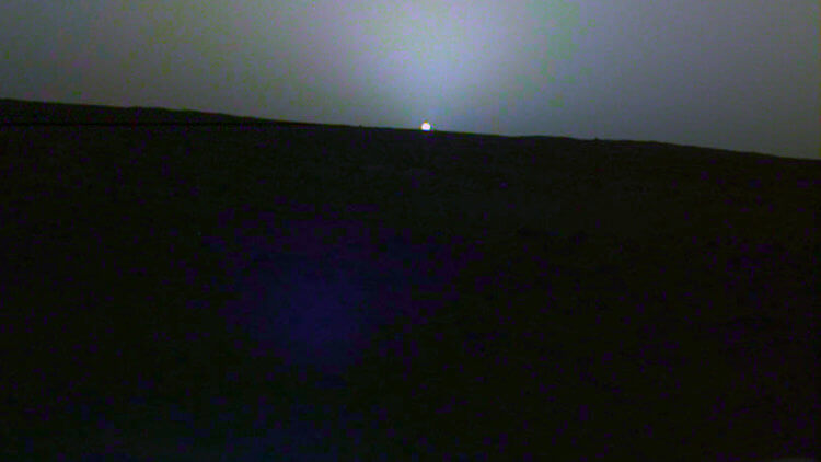 #фото дня | Марсианский восход и закат глазами посадочного модуля InSight