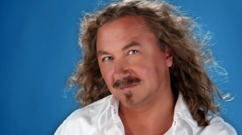 Игорь Николаев