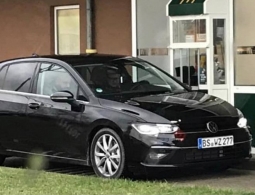 Новый Volkswagen Golf заметили без камуфляжа