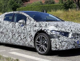 Электрический лифтбек Mercedes-Benz впервые замечен на тестах