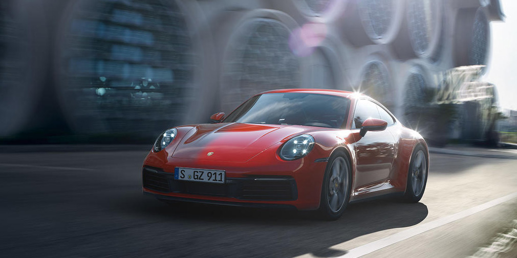 Porsche объявила рублевую стоимость новых купе и кабриолета 911 Carrera