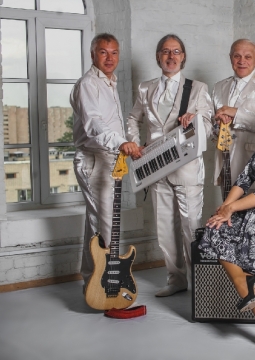 Поющие гитары