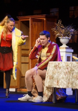 Притворство и любовь