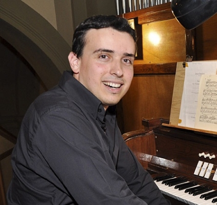 Габриэль Пезоне