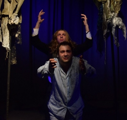 Вне закона | Театрон