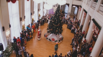 Волшебный праздник у ёлки | Кировский драмтеатр