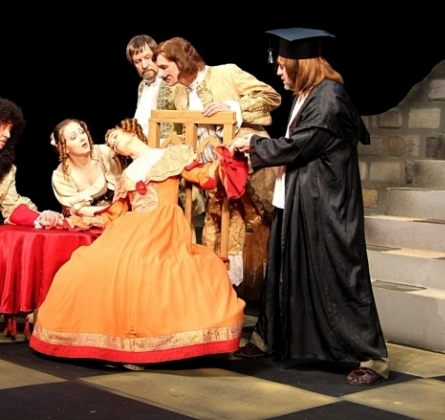 Лекарь поневоле | Кировский драмтеатр