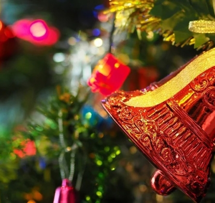 Мели, Емеля — твоя неделя! Сказка о том, как по-щучьему велению Новый год отмечали