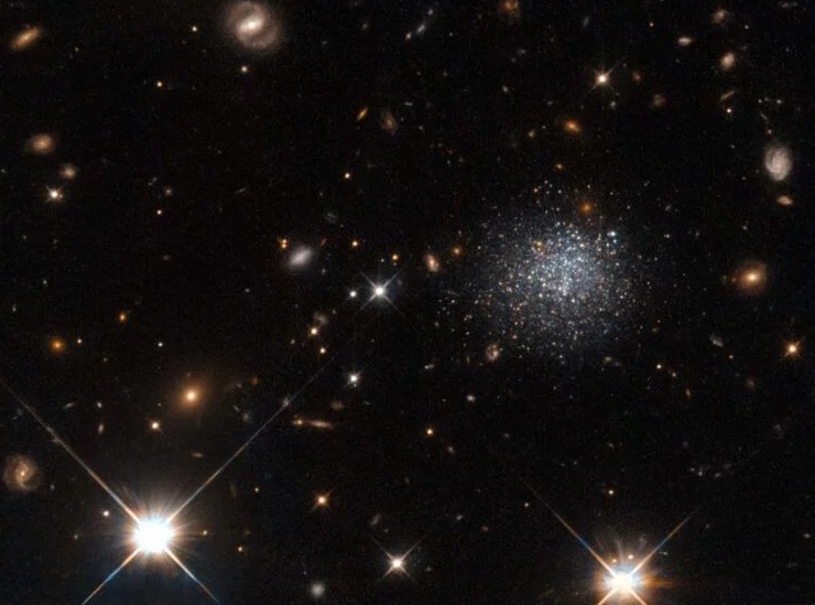 Обнаружено 19 галактик без темной материи