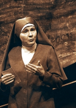 К тебе, Земля обетованная | Новый художественный театр