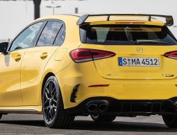 Mercedes привез в Россию автомобили с мощнейшей в мире «четверкой»