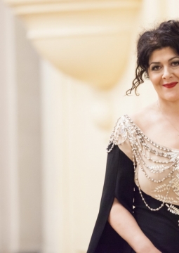 Дивна Любоевич и хор Мелоди