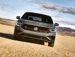 Volkswagen представил новую Jetta с мотором от спортивного Golf