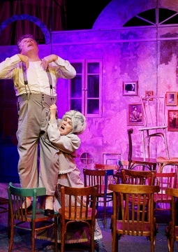 В хорошую погоду видна Луна | Театр Манекен