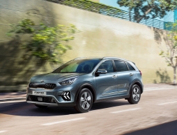 Kia рассекретила обновленный кроссовер Niro