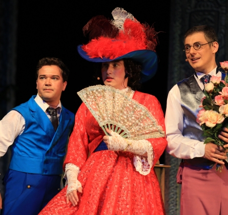 Здравствуйте, я ваша тетя | Красноярский музыкальный театр