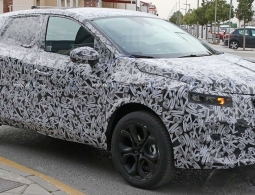 Renault Captur нового поколения превратят в гибрид
