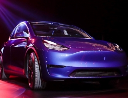 Tesla представила новый электрический кроссовер