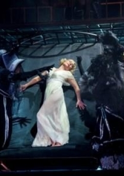 Дело Макропулоса | Молодежный театр