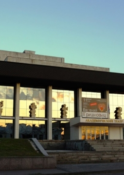 Новый год forever или невероятный бобслей | Владоблдрамтеатр