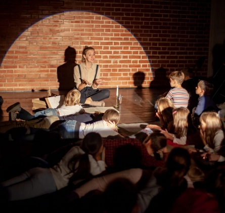 Диккенс. Таинственная история с приведениями