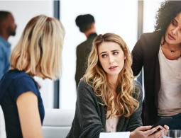 6 признаков токсичных друзей, с которыми пора попрощаться