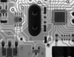 Intel инвестирует в чип ИИ, который будет передавать данные в 1000 раз быстрее