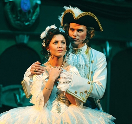 Голубая камея | Русский драматический театр