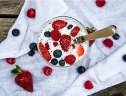 Йогурт или кефир: что полезнее и как выбрать