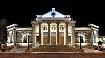 В МОСКВУ — РАЗГОНЯТЬ ТОСКУ | Молодежный театр