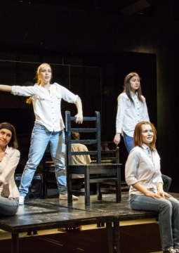 Макаки, пицца и деструкция | Государственный русский драматический театр имени Н. А. Бестужева