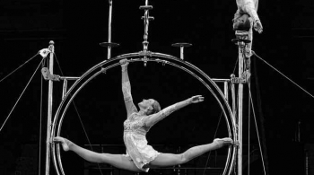 Цирк зажигает огни