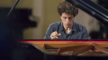 Константин Емельянов