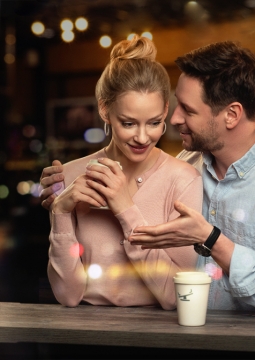 Двое на качелях