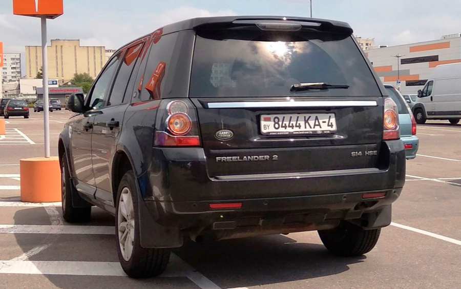 В Москве ГИБДД начала охоту на машины с иностранными номерами
