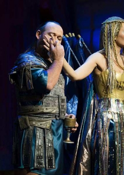 Таис сияющая