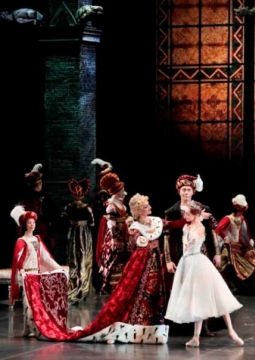 Эсмеральда | Ростовский музыкальный театр