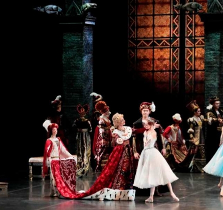 Эсмеральда | Ростовский музыкальный театр