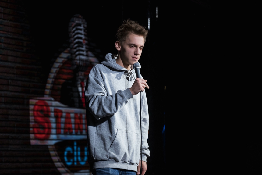 Стендап-комик из Stand Up Club #1 Кирилл Селегей едет в тур по России