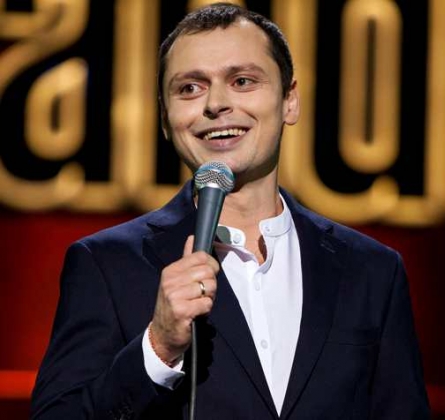 Виктор Комаров