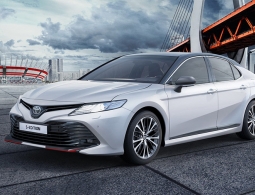 Toyota представила спортивную версию Camry для России