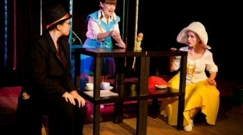 Очень голодная гусеница